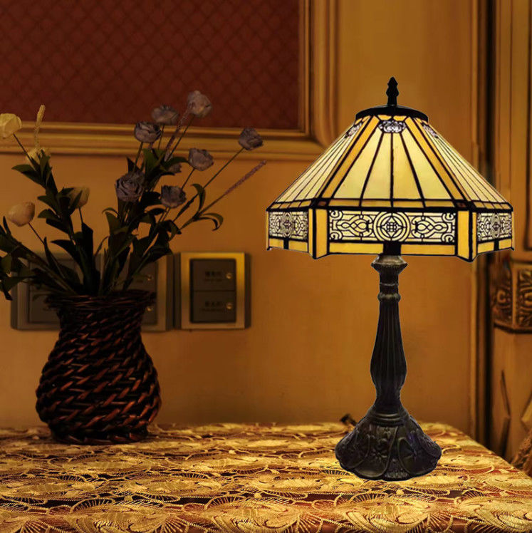 European 30cm Hotel Vintage Table Lamp Bar Bedroom Living Room Dormitory Hotel Handmade LED Glass Stained Table Lamp